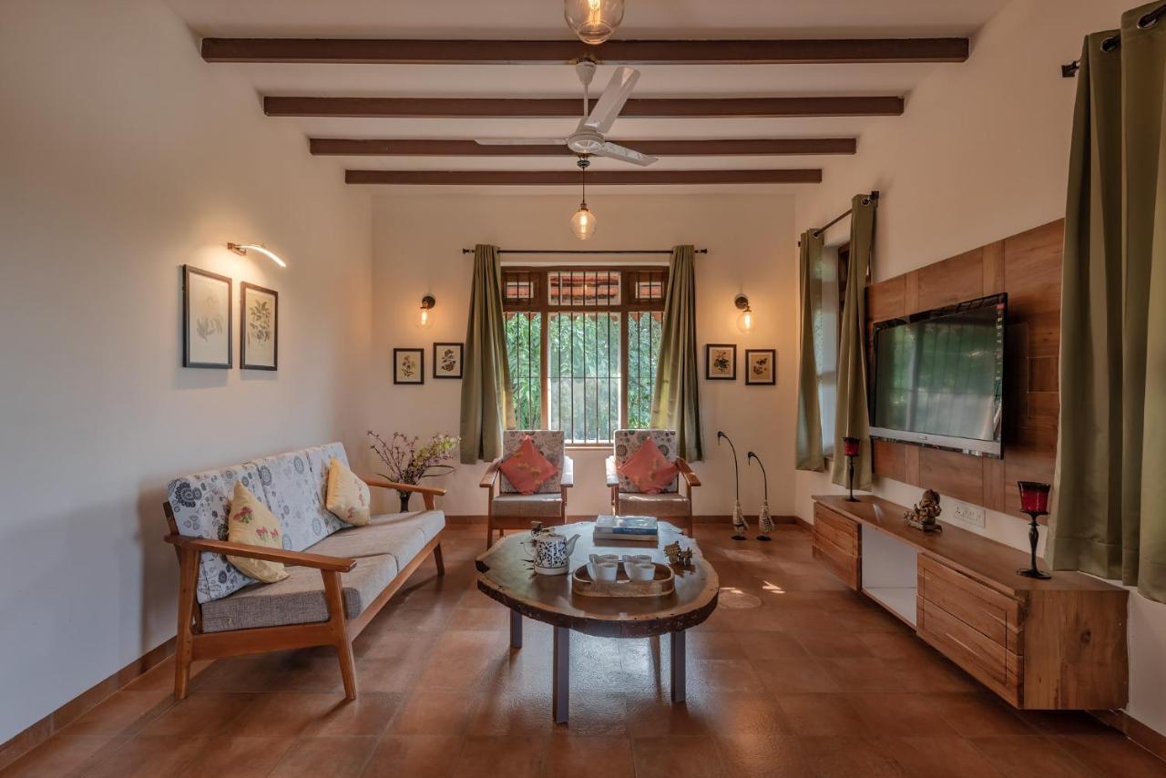 Saffronstays Niramay, Torna-Rajgad - Rustic Pool Villa With A Gazebo And Great Forest Views Marg Asni エクステリア 写真